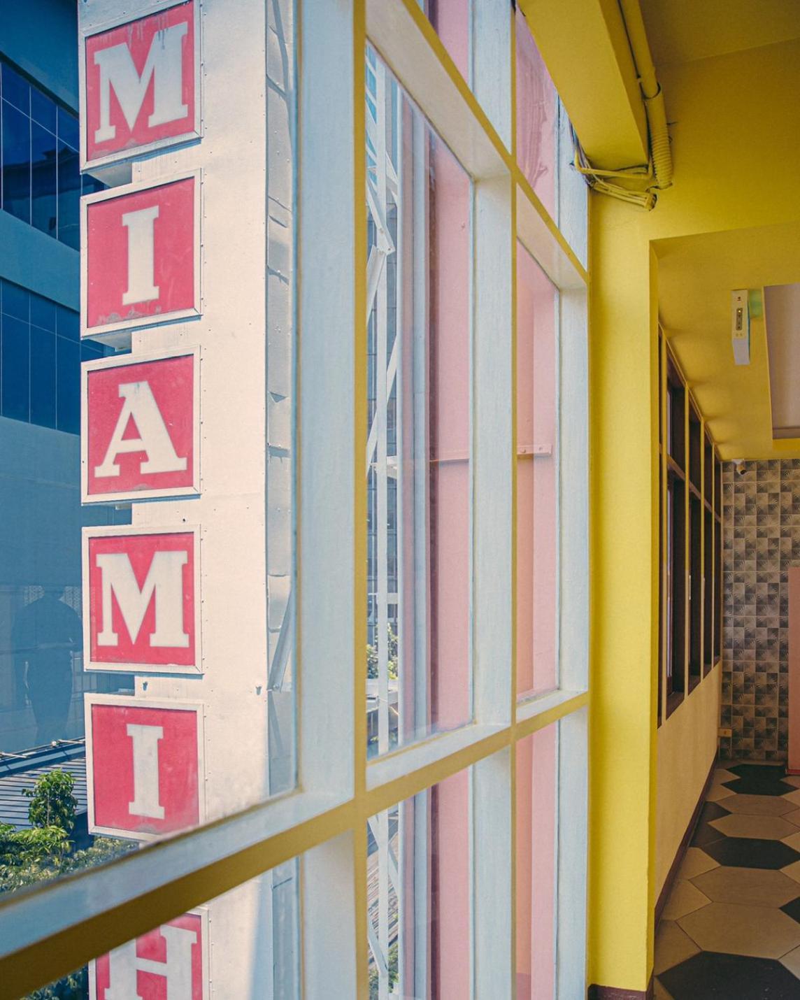 Miami Hotel Bangkok Exterior foto